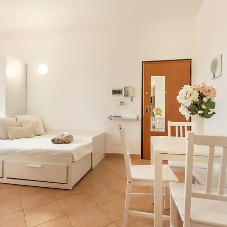 Alessia's Flat - Affori Apartment *