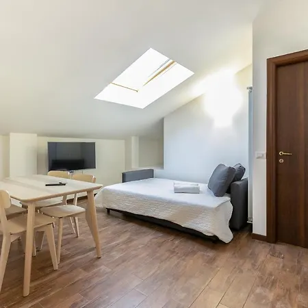 Apartment Alessia's Flat - Affori Milan